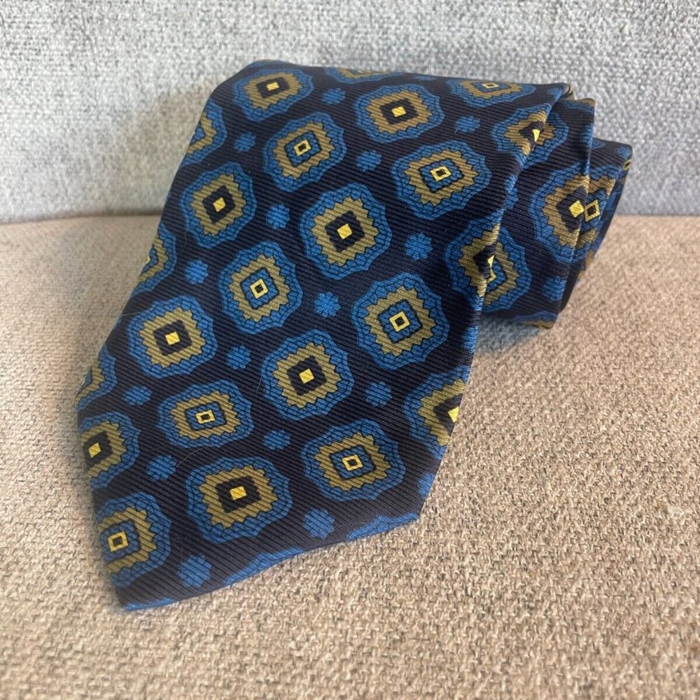 COACH Blue Black Gold Yellow Flower Medallion 100% Silk Mens Neck Tie 55 in.